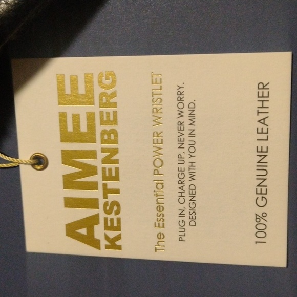 Aimee Kestenberg Genuine Leather Charging Black Wristlet #New MSRP $78 - Picture 5 of 9